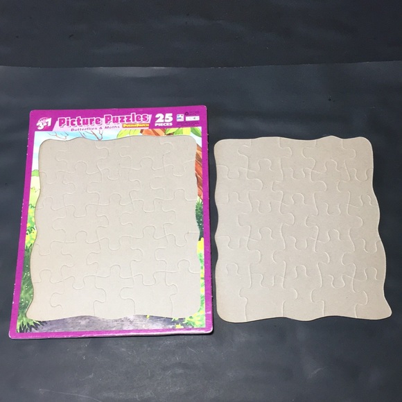 Patch Butterflies and Moths 25 Piece Puzzle - Picture 3 of 3